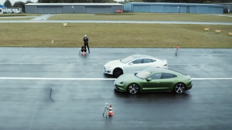 Η πρώτη κόντρα μεταξύ του Tesla Model S και της Porsche Taycan